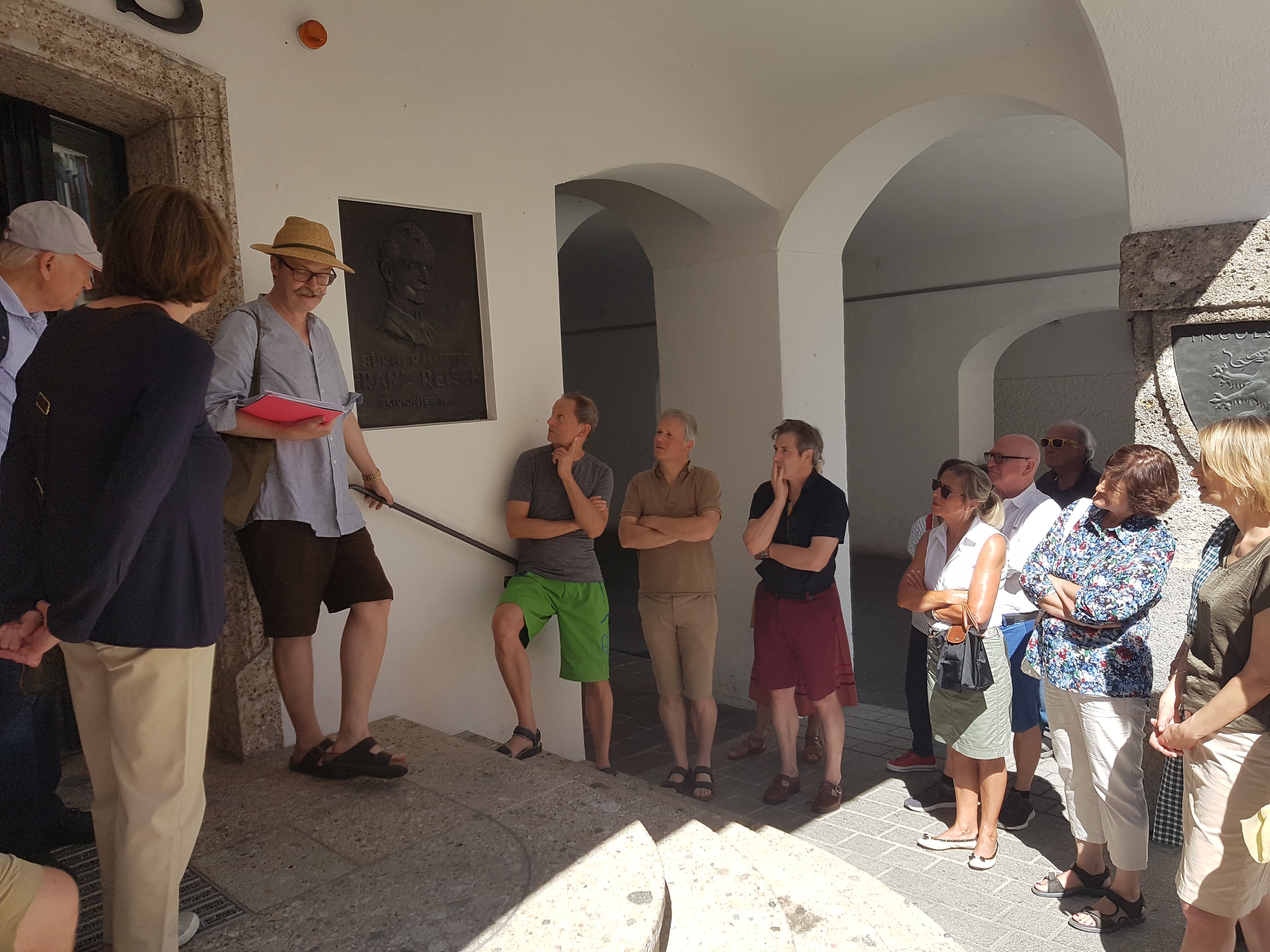 Kitzbühel. Porträts. In der Stadt. - Rundgang mit OSR Hans Wirtenberger & Dr. Helmuth Oehler am 29.06.2019. Foto: Dr. Wido Sieberer, Kitzbühel.